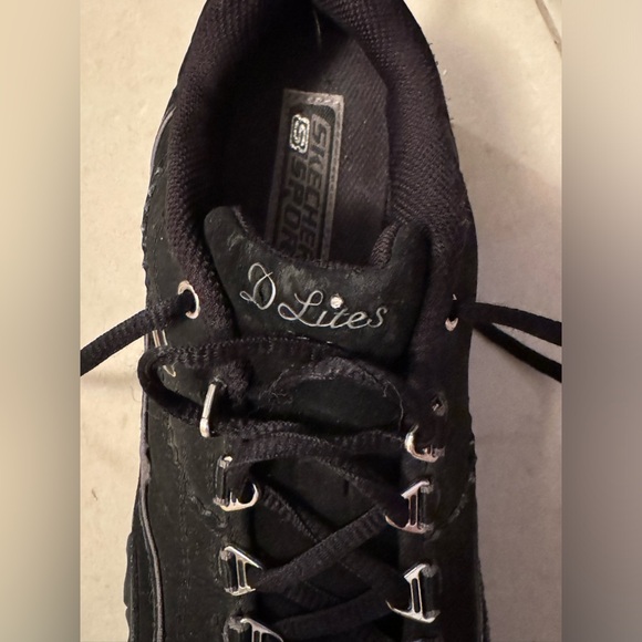 Women’s sketcher shoes size 8 - Picture 3 of 5